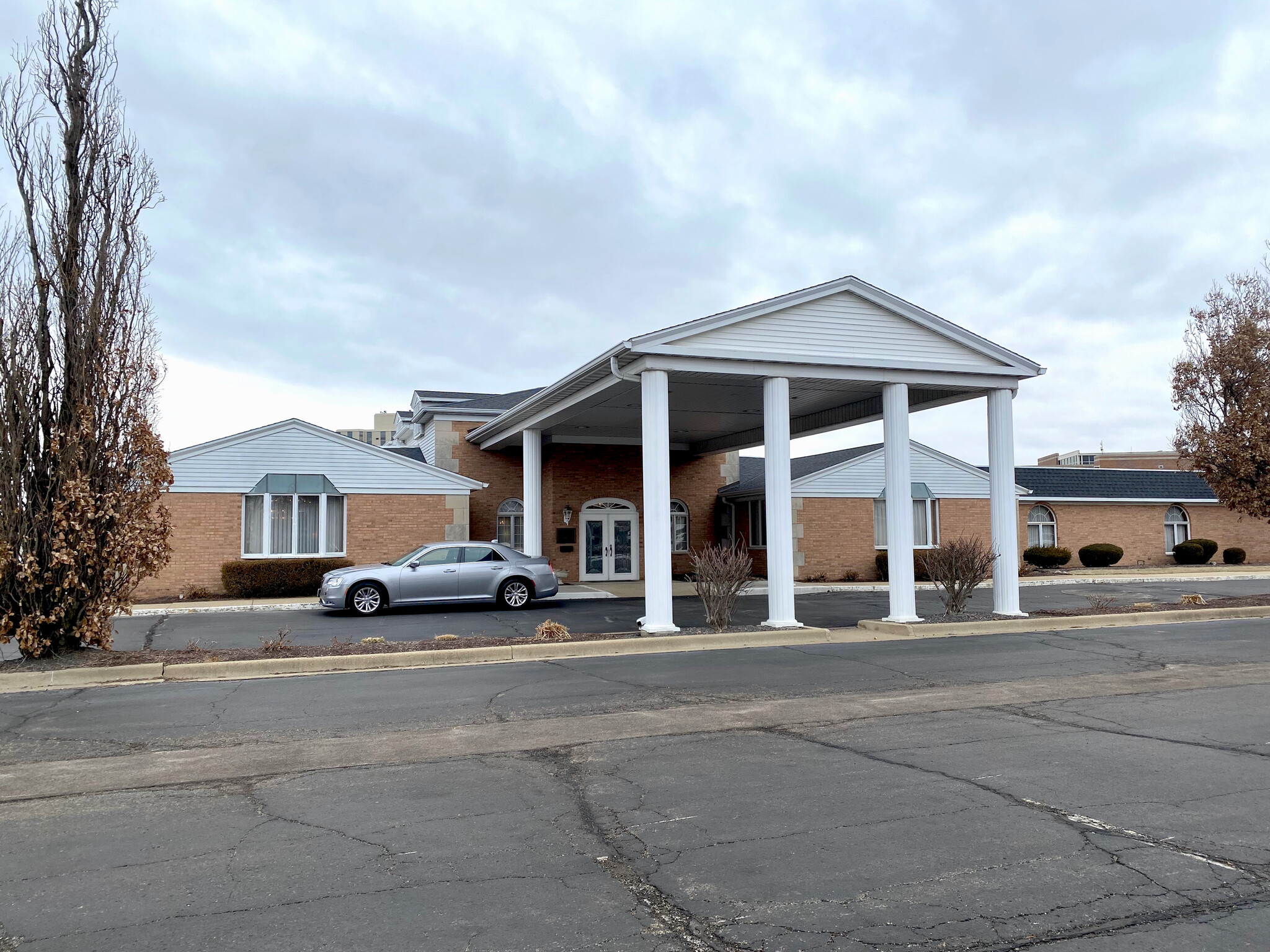 301 Broadway St, Pekin, IL for sale Primary Photo- Image 1 of 1