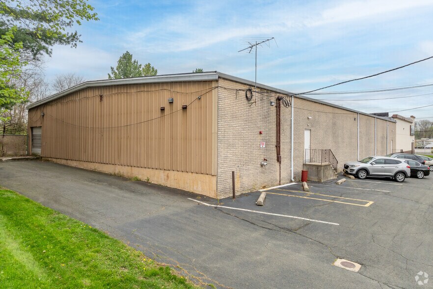 2470 US Highway 1, Lawrenceville, NJ à vendre - Photo du bâtiment - Image 3 de 38