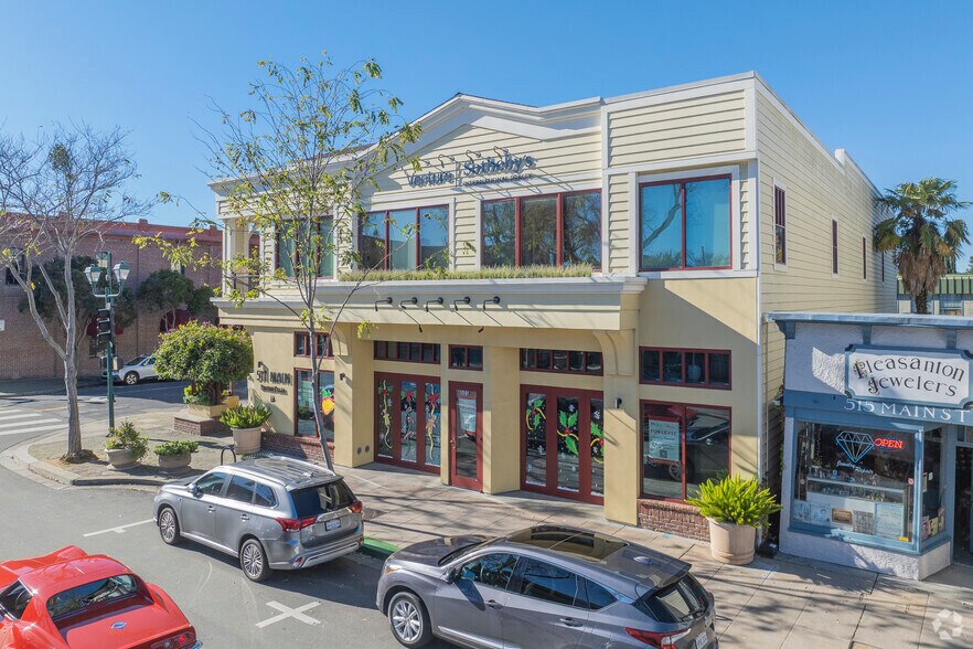 511 Main St, Pleasanton, CA à louer - Photo du bâtiment - Image 2 de 10