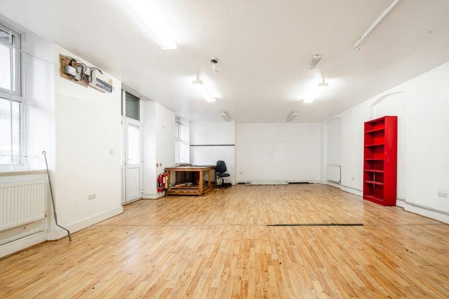 91-99 Fieldgate St, London for lease - Interior Photo - Image 3 of 11