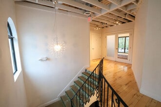 445 NE 56th St, Miami, FL for lease Interior Photo- Image 1 of 21