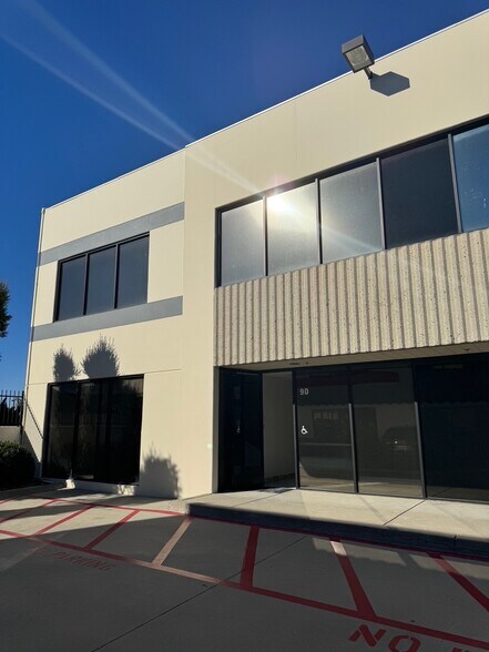 14141 Covello St, Van Nuys, CA à louer - Photo du bâtiment - Image 2 de 4
