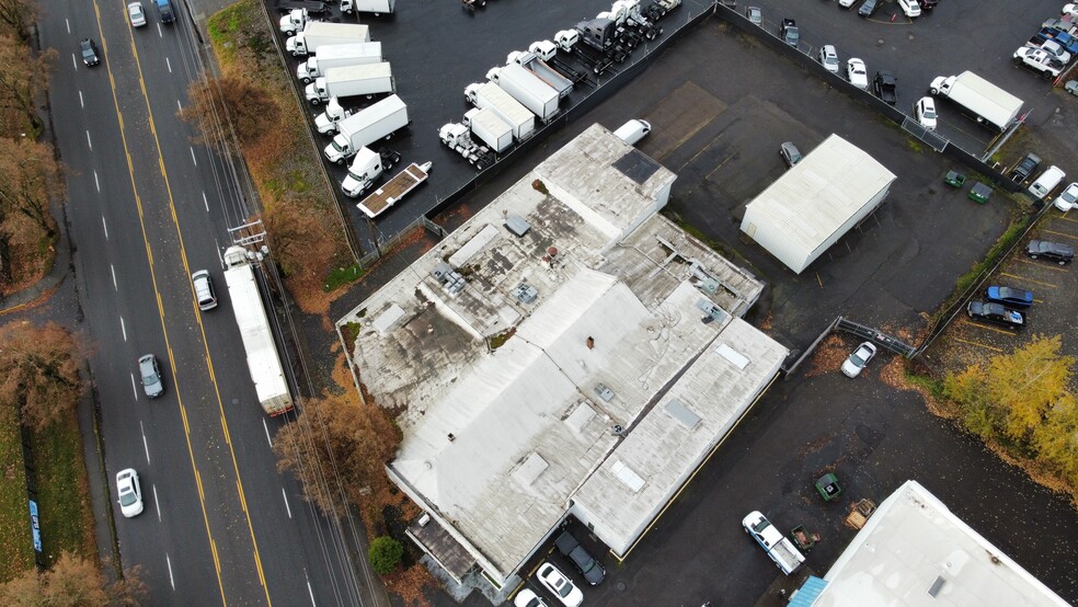 81 NE Columbia Blvd, Portland, OR for lease - Building Photo - Image 2 of 10