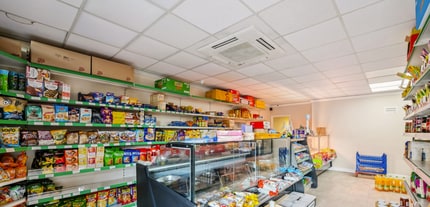 251-257 Burnt Oak Broa, Edgware for lease Interior Photo- Image 2 of 9