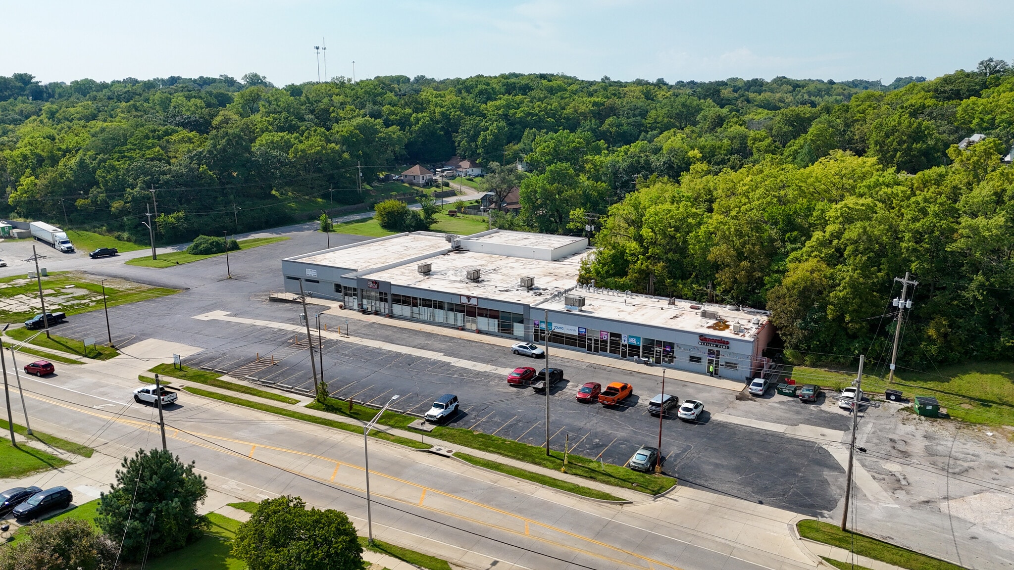 1260-1280 Merriam Ln, Kansas City, KS for sale Building Photo- Image 1 of 10