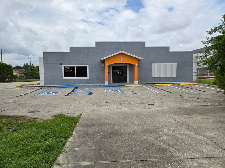 3696 Dr Martin Luther King Jr Blvd, Fort Myers, FL for lease - Building Photo - Image 2 of 7