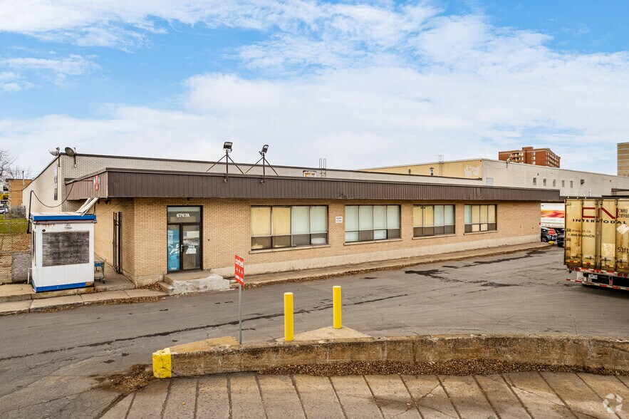 6767-6783 Boul Léger, Montréal, QC à louer - Photo du bâtiment - Image 2 de 5