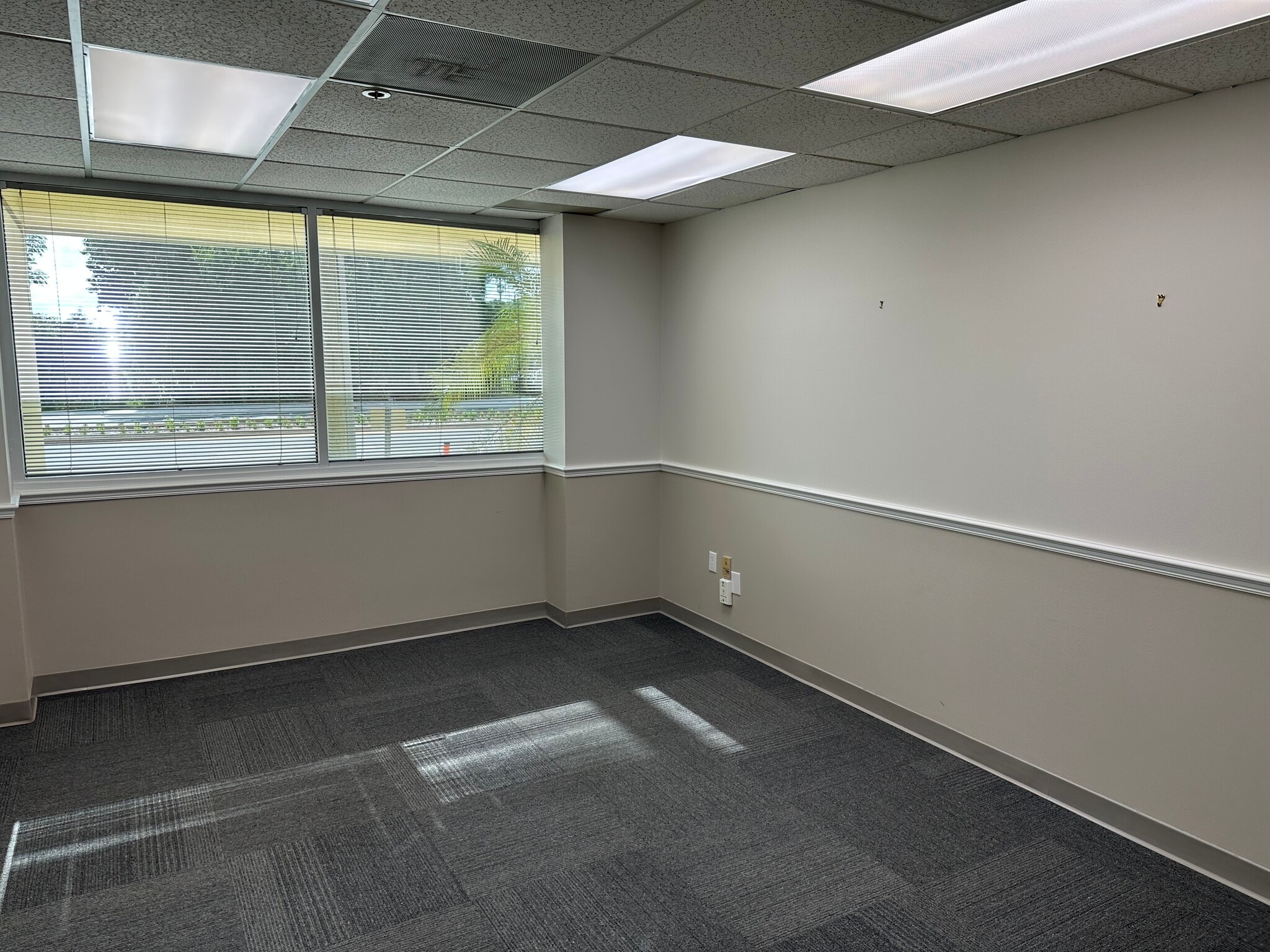 498 Palm Springs Dr, Altamonte Springs, FL for lease Interior Photo- Image 1 of 2