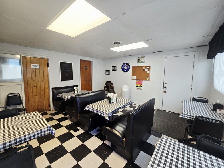 301 Main St, Fairfax, MO for sale - Building Photo - Image 3 of 13