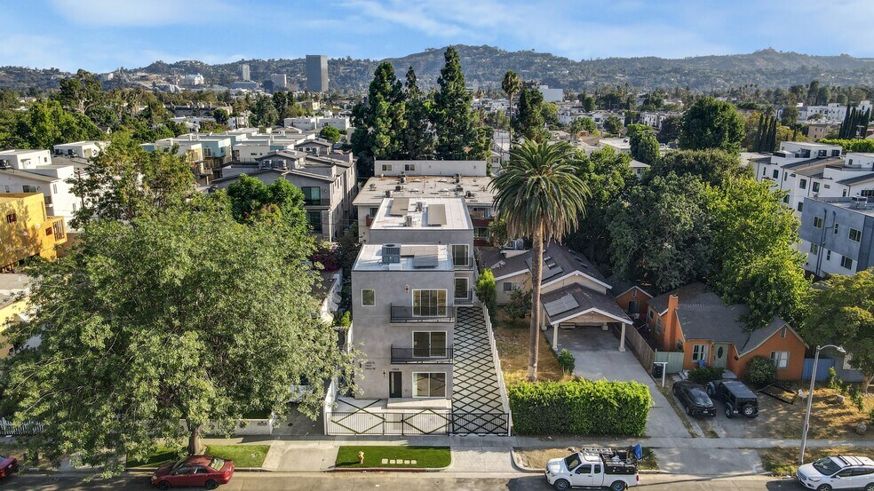 10828 Hesby St, North Hollywood, CA à vendre - Photo du bâtiment - Image 2 de 35