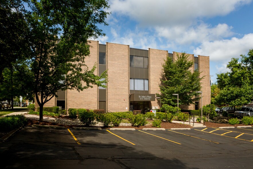 29 S Webster St, Naperville, IL à louer - Photo du bâtiment - Image 2 de 9