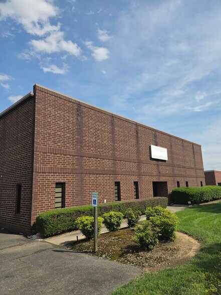 3526 Centre Cir, Fort Mill, SC à louer - Photo du bâtiment - Image 1 de 4