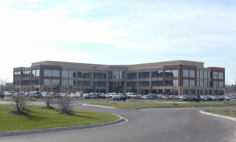 600 N Field Dr, Lake Forest, IL à vendre - Photo du bâtiment - Image 3 de 8