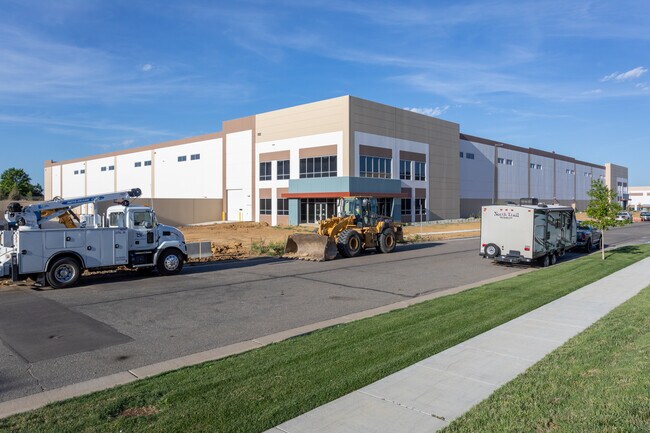 Plus de détails pour 19722-19822 E 22nd Ave, Aurora, CO - Industriel à louer