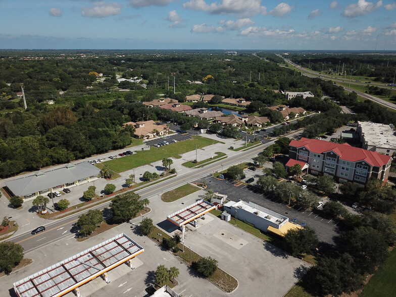 385 Commercial Ct, Venice, FL for sale - Aerial - Image 3 of 8