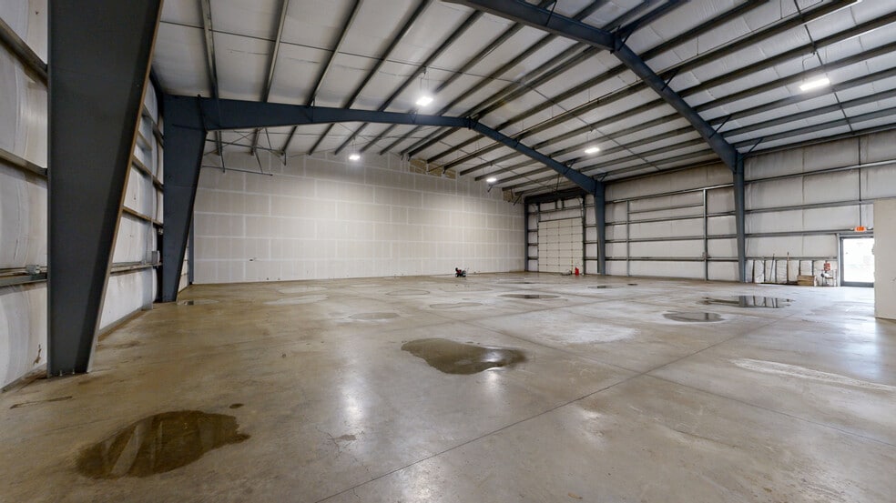 1160 NW Noble Dr, Estacada, OR for lease - Matterport 3D Scan - Image 2 of 19