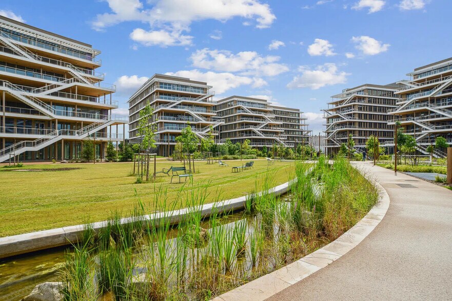 1 Place Des Papeteries, Nanterre à louer - Photo du bâtiment - Image 2 de 9