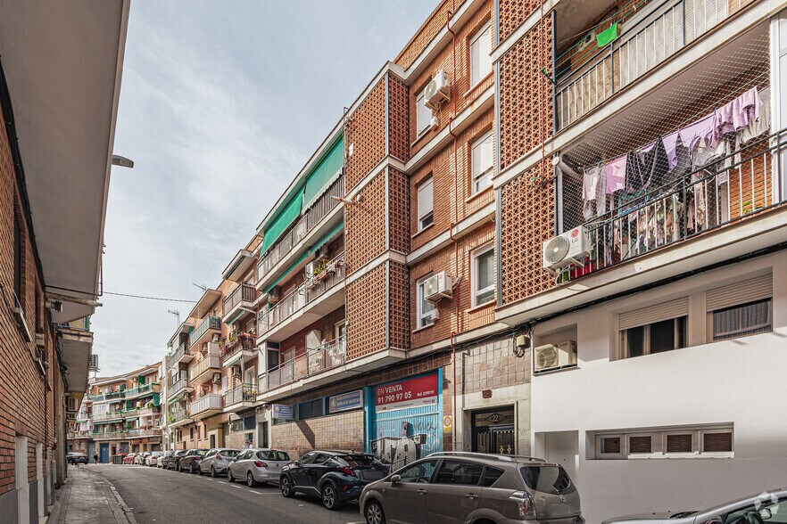 Calle Alejandrina Morán, 24, Madrid, Madrid for sale - Primary Photo - Image 1 of 4