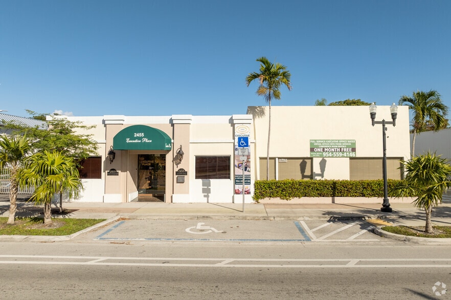 2455 Hollywood Blvd, Hollywood, FL à louer - Photo du bâtiment - Image 3 de 6