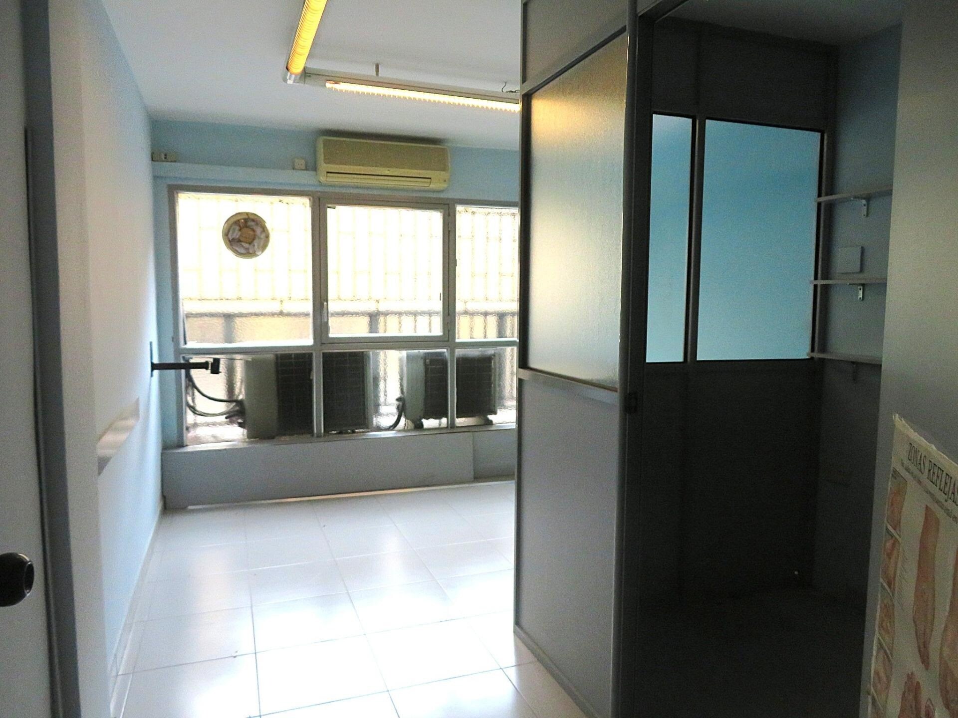 Retail in Barcelona, Barcelona for lease Primary Photo- Image 1 of 2