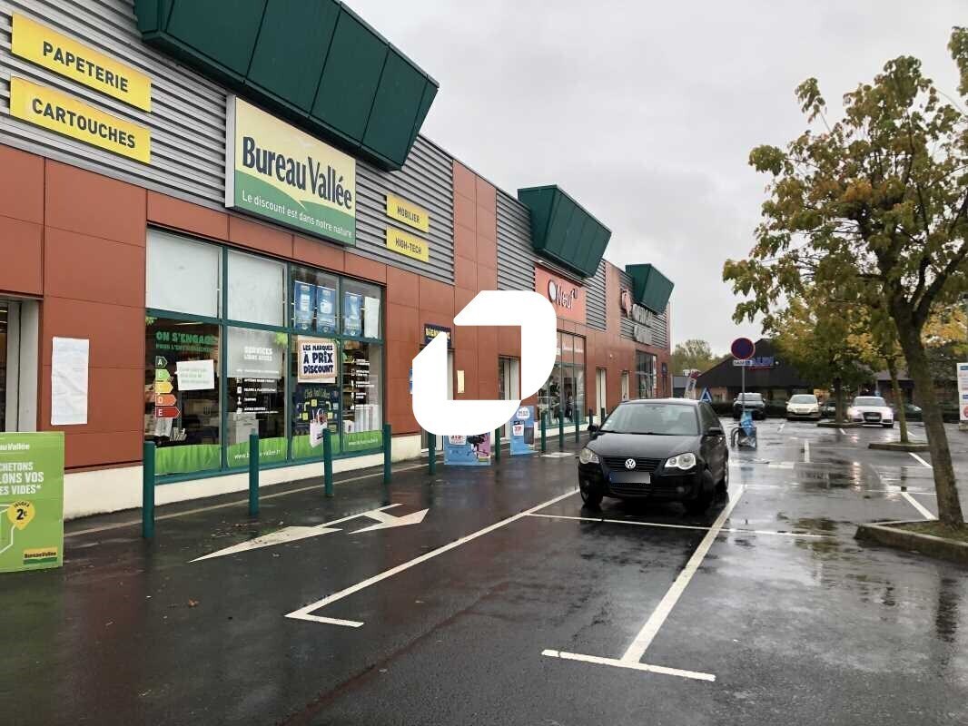 Retail in L'ISLE-ADAM for lease Building Photo- Image 1 of 5