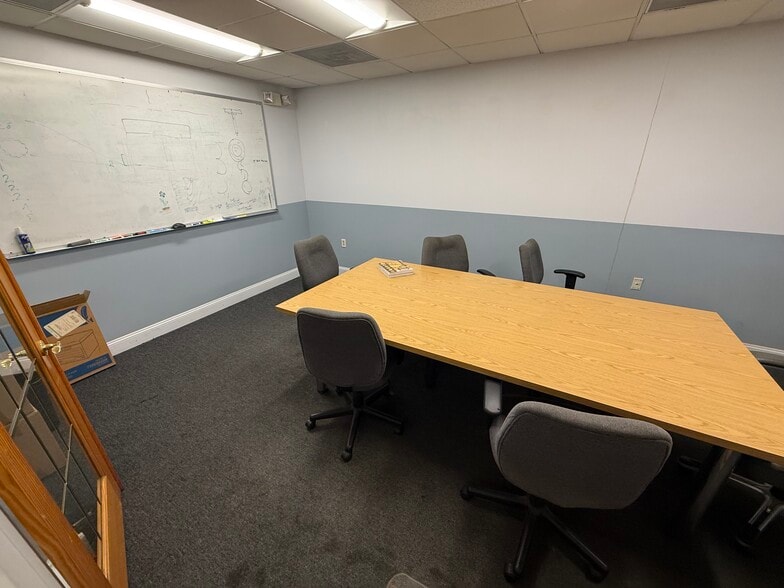 70 Stoddard Ave, North Haven, CT for sale - Building Photo - Image 3 of 21