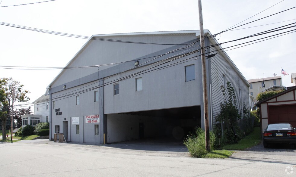 118 S Kimberly Ave, Somerset, PA à louer - Photo du bâtiment - Image 2 de 2