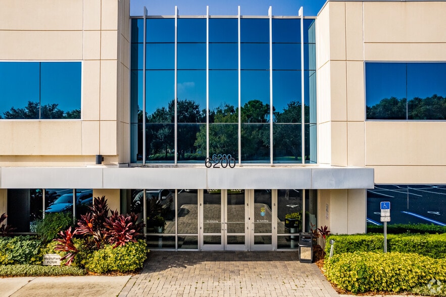 6200 Metrowest Blvd, Orlando, FL for sale - Building Photo - Image 2 of 57