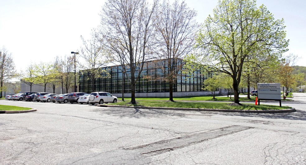 300 International Dr, Mount Olive, NJ à louer - Photo du bâtiment - Image 1 de 11