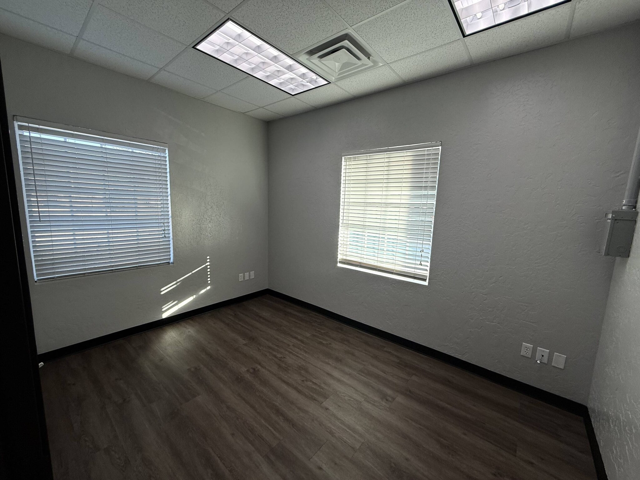 MacArthur Blvd, Oklahoma City, OK for lease Building Photo- Image 1 of 7