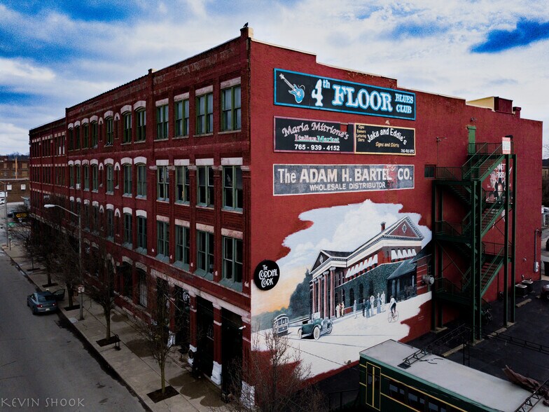 923 N E St, Richmond, IN à vendre - Photo du bâtiment - Image 2 de 56