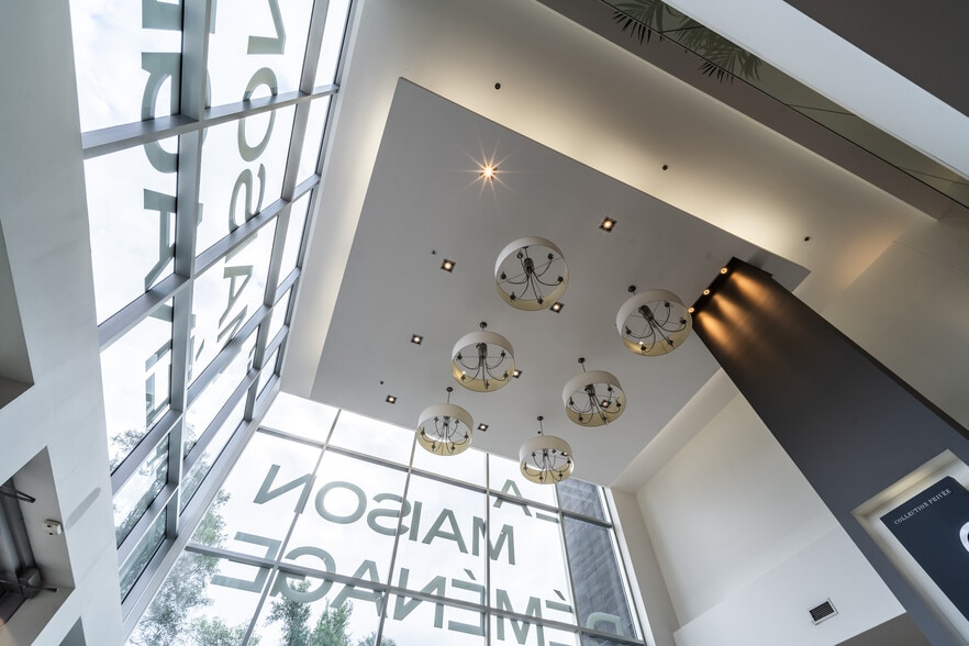 9000-9012 Boul De L'acadie, Montréal, QC for lease - Interior Photo - Image 3 of 19