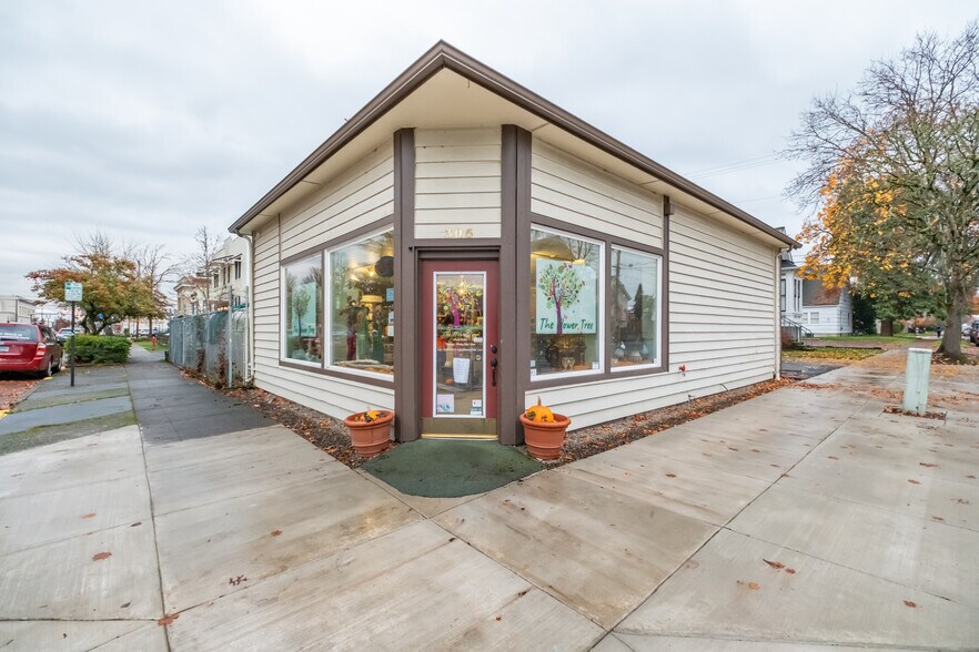 305 Washington St SW, Albany, OR à vendre - Photo du bâtiment - Image 1 de 6