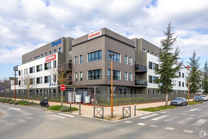 Office in Genas for lease - Primary Photo - Image 3 of 12