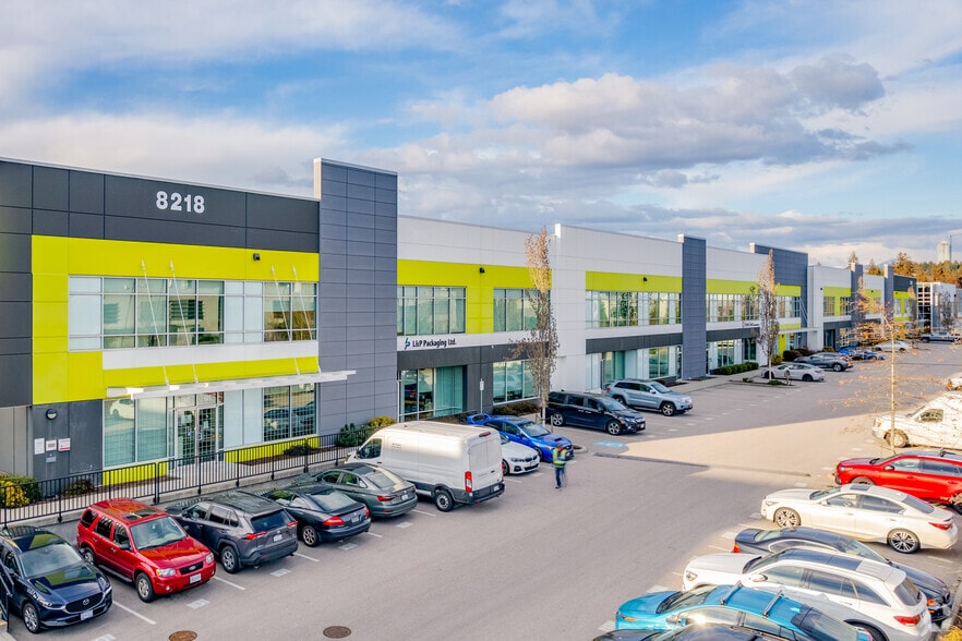 8218 N Fraser Way, Burnaby, BC à vendre - Photo du bâtiment - Image 3 de 4