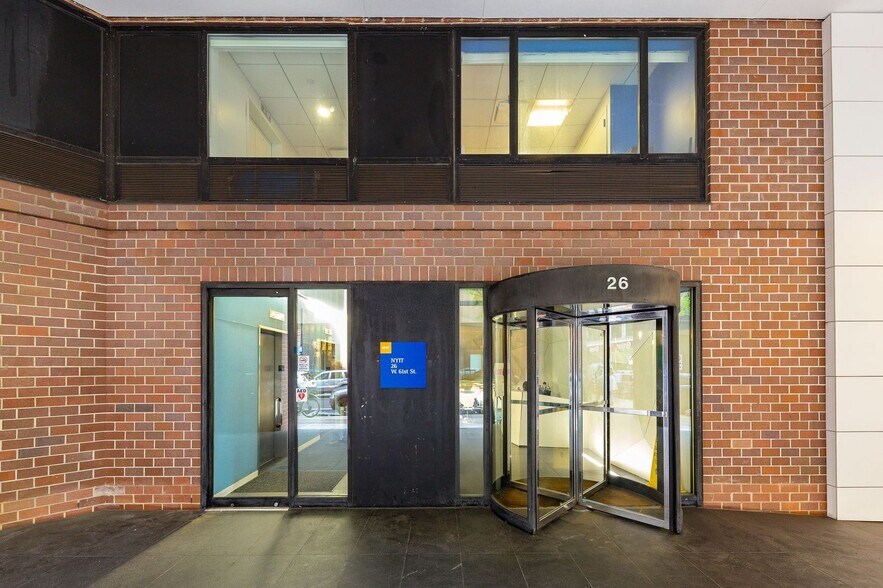 30 W 61st St, New York, NY for lease - Building Photo - Image 3 of 9