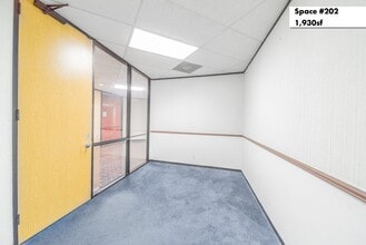 1880 S Dairy Ashford Rd, Houston, TX for lease Lobby- Image 2 of 4