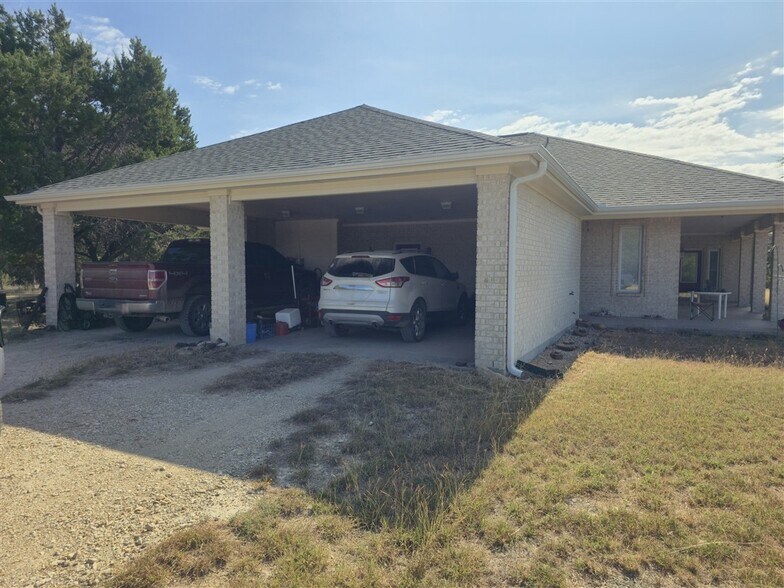 543 County Road 4620, Kempner, TX à vendre - Photo principale - Image 3 de 87