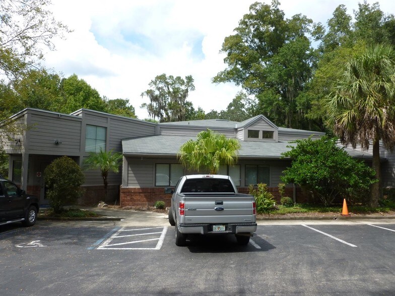 1034 NW 57th St, Gainesville, FL for lease - Building Photo - Image 2 of 54