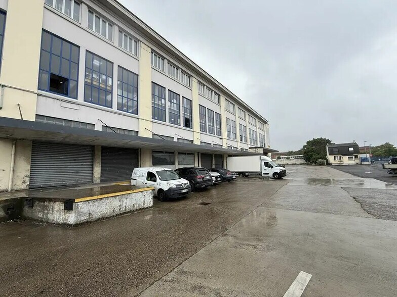 Bureau dans Bobigny à louer - Photo du bâtiment - Image 3 de 10