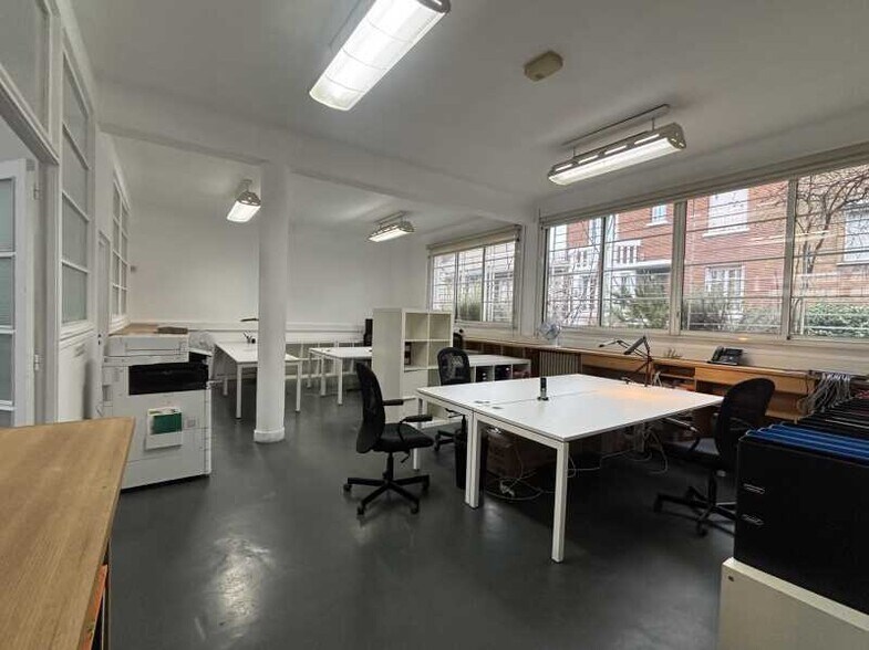 29 Rue Miguel Hidalgo, Paris for lease - Interior Photo - Image 2 of 8