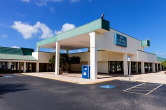 5505-5805 Manatee Ave, Bradenton, FL for lease Building Photo- Image 1 of 9