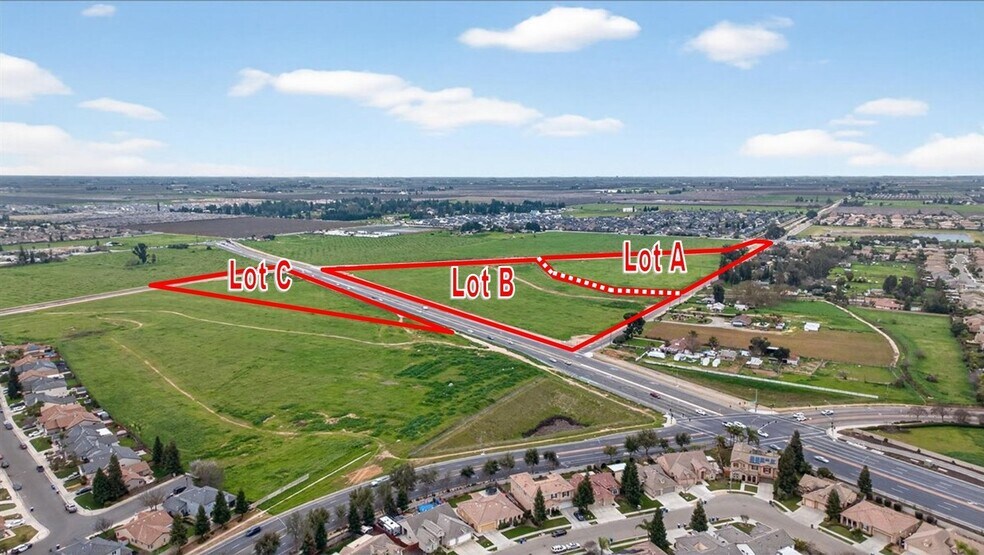 6785 W Barstow Ave, Fresno, CA à vendre - Photo du bâtiment - Image 3 de 5