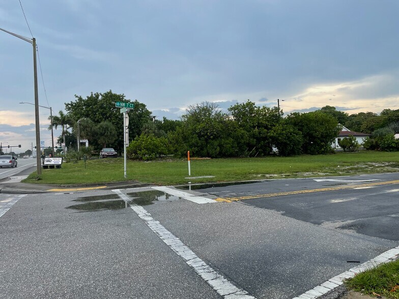 711 W. Boynton Beach Blvd, Boynton Beach, FL à vendre - Photo principale - Image 2 de 5