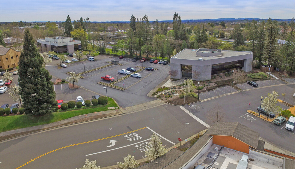 800 Edgewood Pl, Windsor, CA for sale - Aerial - Image 2 of 7