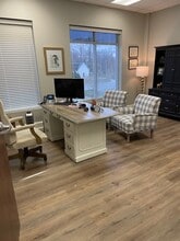 101 E Market St, Smithfield, NC à louer Photo intérieure- Image 2 de 2