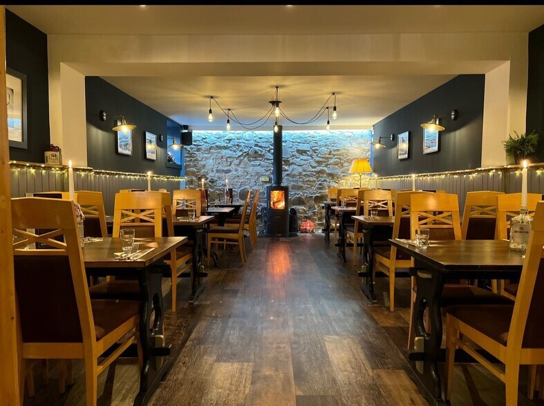 Main St, Perth à vendre - Photo du bâtiment - Image 3 de 14