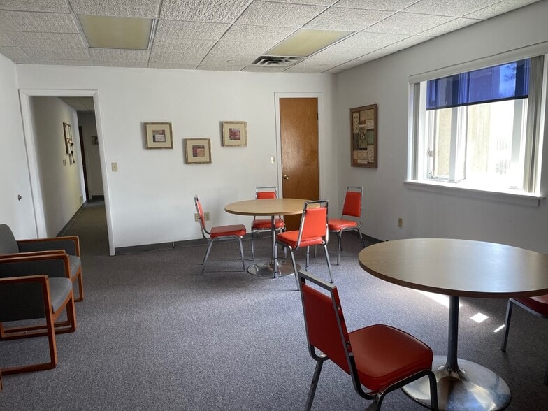 200 Corporate Cir, Toms River, NJ for lease - Building Photo - Image 3 of 12