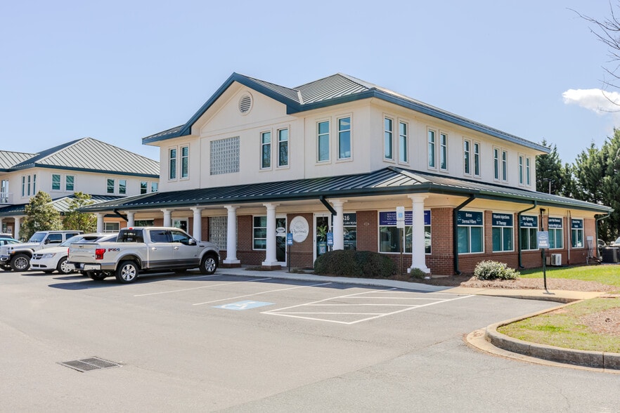 1616-1632 Village Harbor Dr, Clover, SC for lease - Building Photo - Image 2 of 20