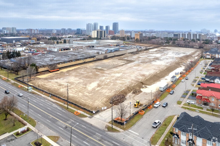 1845 Birchmount Rd, Toronto, ON à louer - Photo du bâtiment - Image 2 de 3